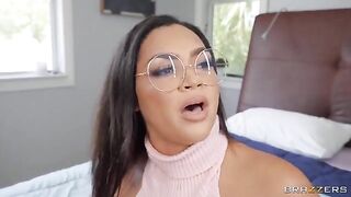 The landlady fucked instead of repairing the apartment, a steamy FFM encounter