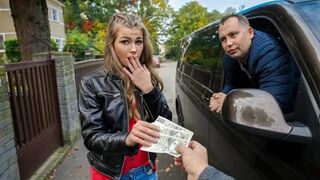 Fella paid for sex and got a blowjob in the car