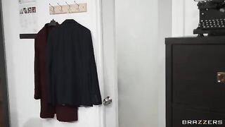 College students secretly fuck in a glory hole, and it's freaking amazing!