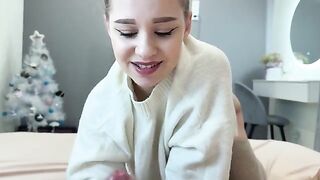 Don’t tear her mouth open! A mature woman shares her passion with a younger man