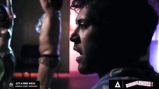 Dancer Jewelz Blu gets smashed by the barman’s huge dick