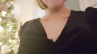 A cute French girl was cooking for her boyfriend and fellated him