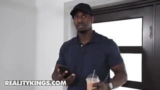 Valentina dresses sexy to seduce the delivery guy Jax Slayher