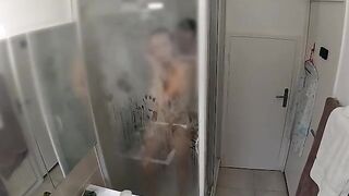 Babe didn´t let me wash in peace, passionate sex