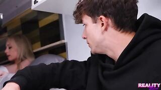 A nice guy fucked his sweet sister in the car
