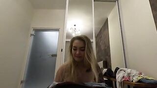 Come over, my parents are not at home - Hot Blonde