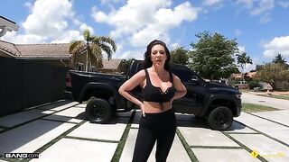 A hot chick got banged in the garage, it was really something else!