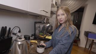 Mila Pie has sex instead of breakfast in the morning