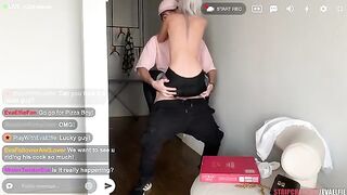 The pizza delivery guy oiled Eva Elfie’s pussy in a steamy stream