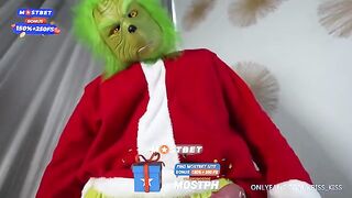 The Grinch got busy in a steamy holiday encounter
