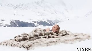 A blowjob is not a problem for a blondie to do