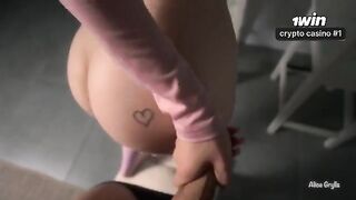 The guy made her cum and the liquid flowed like a fountain