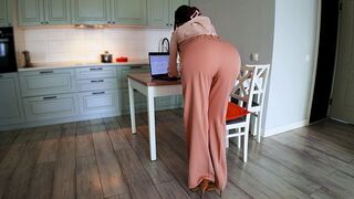 You can't ignore such a tempting rear end, especially in a steamy homemade scene