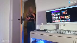 Girl has her first experience with a big dick and she likes it very much