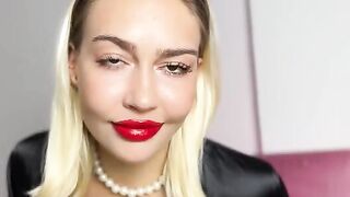 A hungry princess is asking for cum in a special session