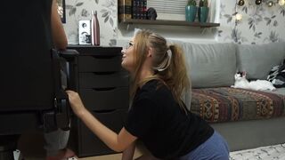 Kitty Miss Banana loves to play and get fucked in POV