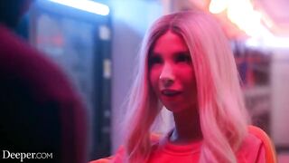 A pretty Kenzie cheats on her BF in public space